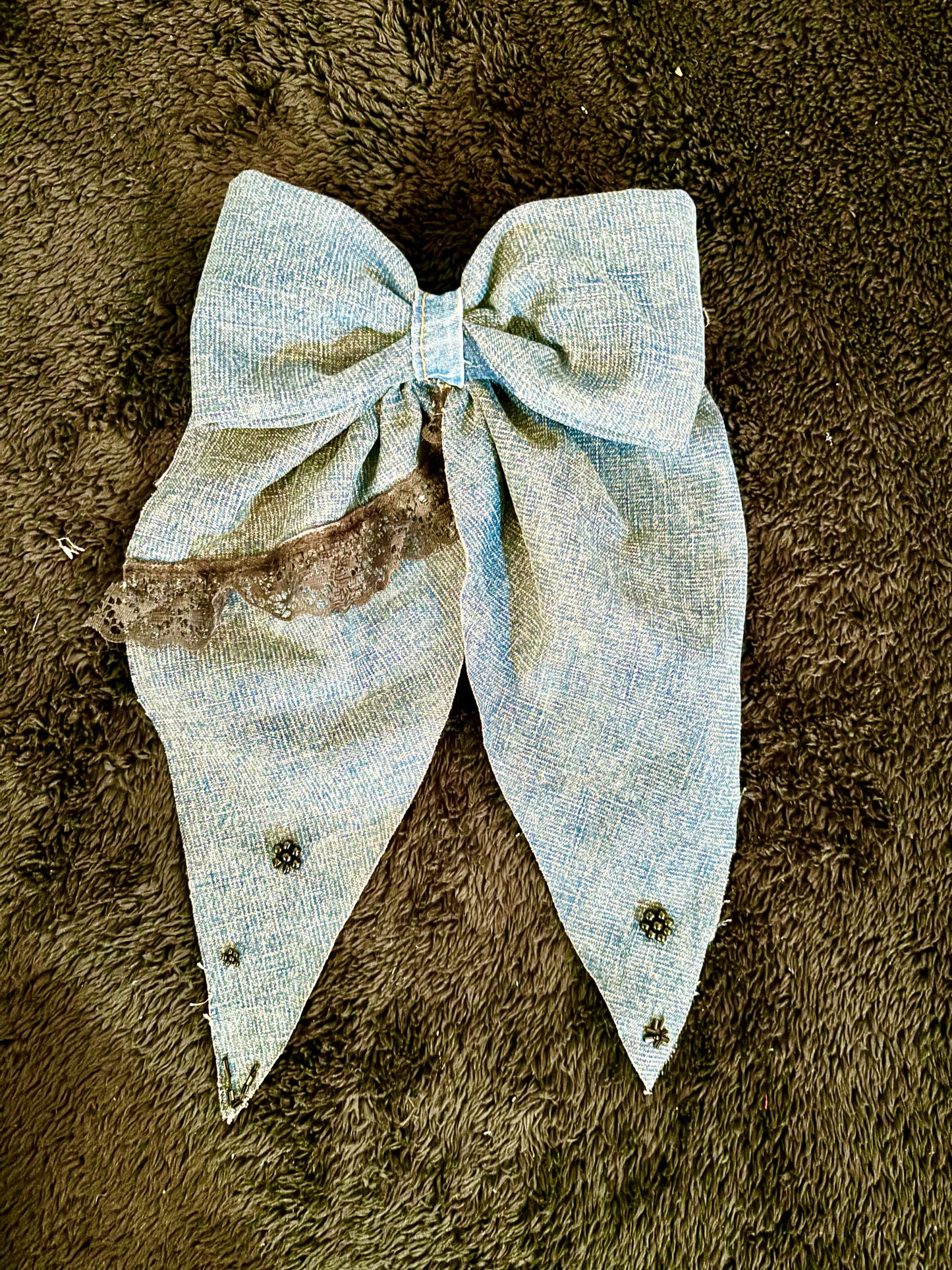 Lazo Mahón & encaje negro