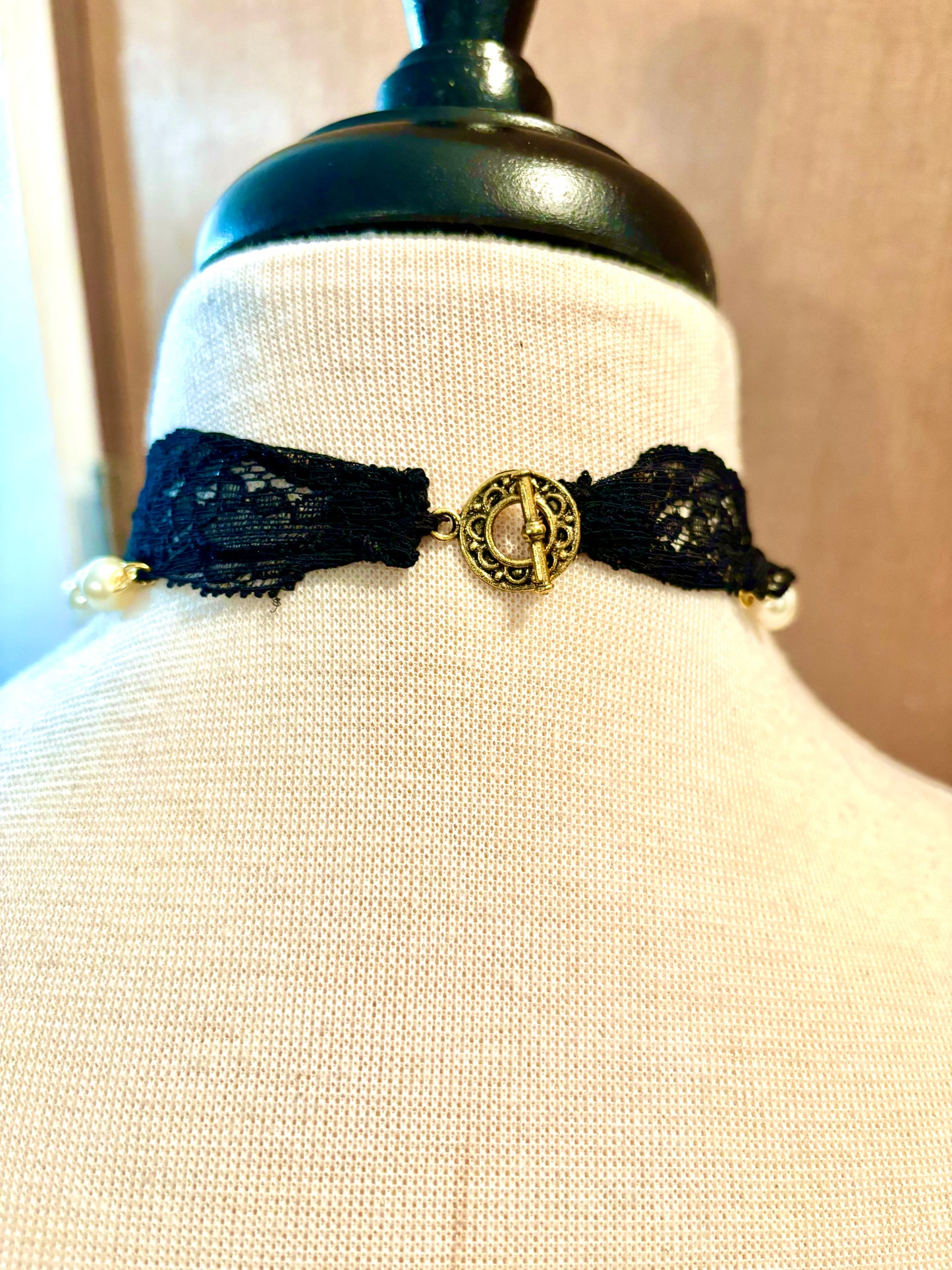Dama de Negro & Dorado